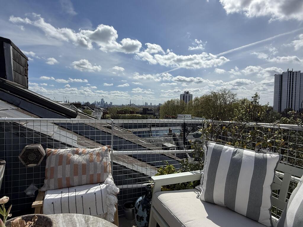 Apartment in London - More
