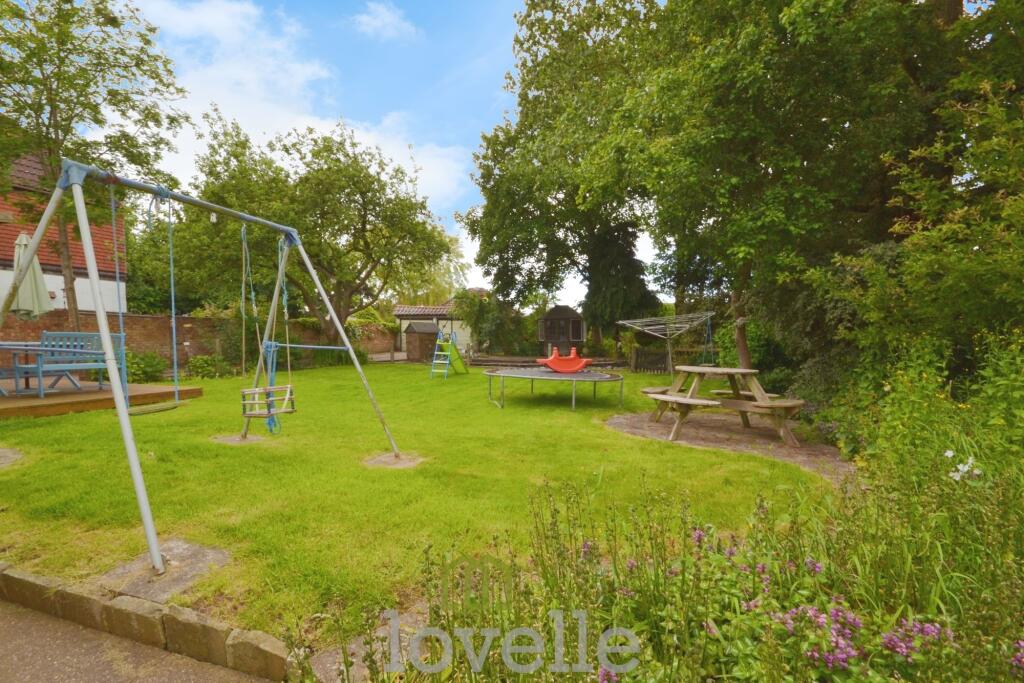 House in Doncaster - View 4