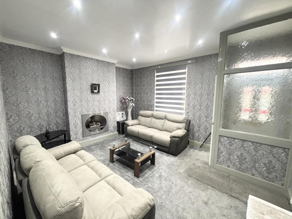 Bolton Road, Marland, Rochdale, OL11 photo 2