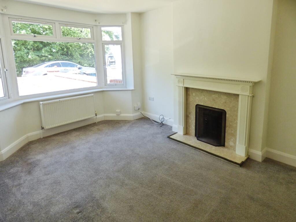 House in Southampton, Netley Hill, Hedge End - View 2