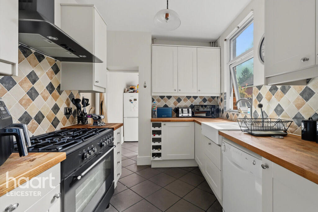 House in North West Leicestershire, Ibstock - More