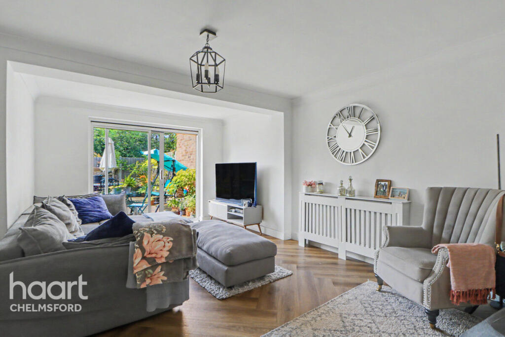 Hyacinth Court, Chelmsford photo 3