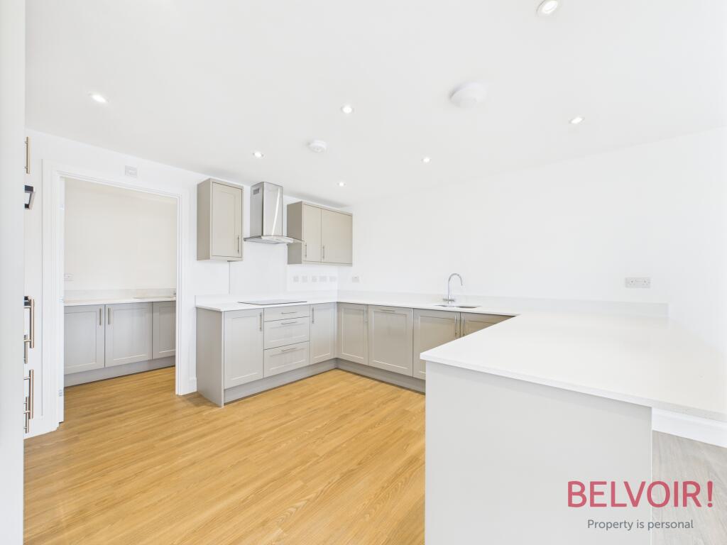 House in Mansfield, Nottinghamshire - View 3