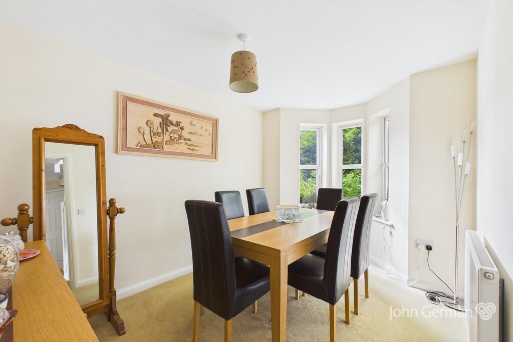 House in Burton-on-Trent, Shobnall - More