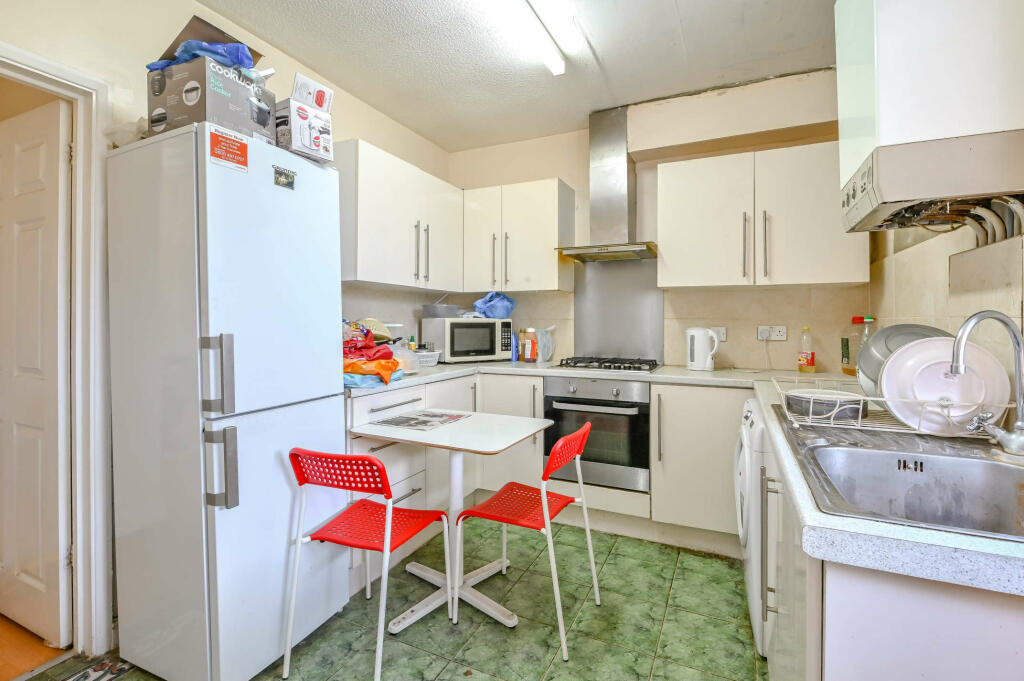 Greenford Avenue, Southall photo 2