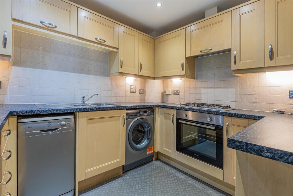 Apartment in Cardiff - View 4