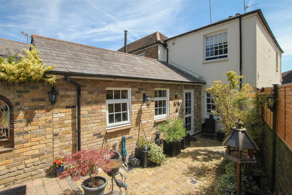 High Street, Ongar - View 4