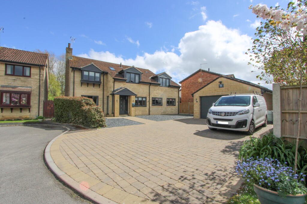 Main image of property: Vayre Close, Chipping Sodbury, BS37