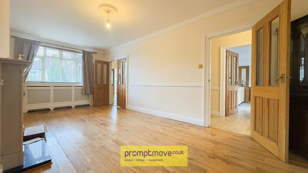 House in Luton, Stopsley - More