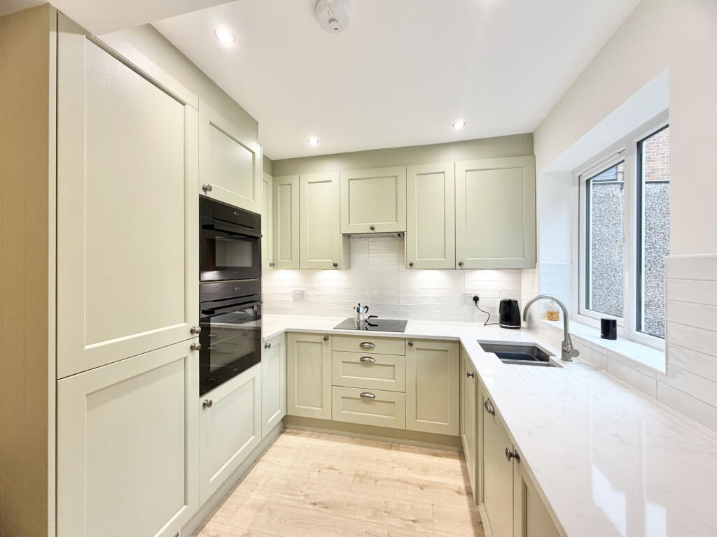 House in Leeds, Rothwell - View 4