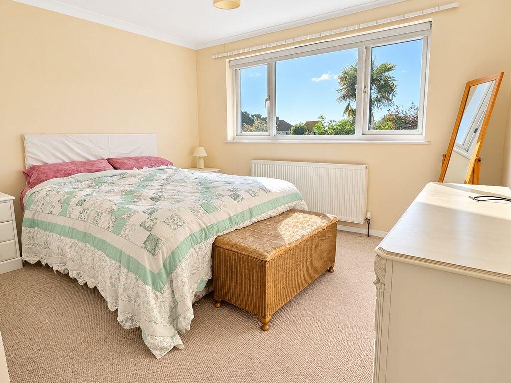 House in Portsmouth - More