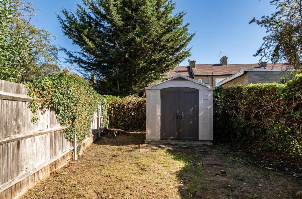 House in London - View 5