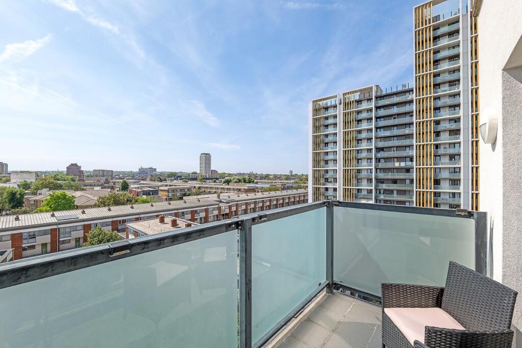Apartment in London - View 2
