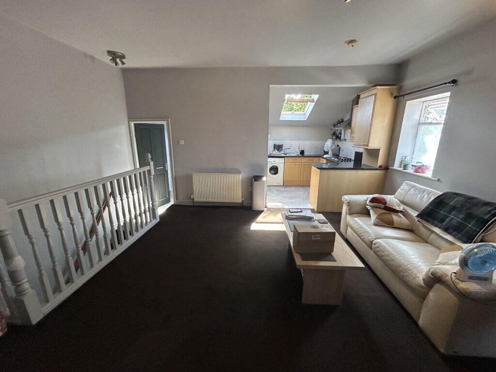 Leeds Road, Dewsbury, WF12 7QD photo 4