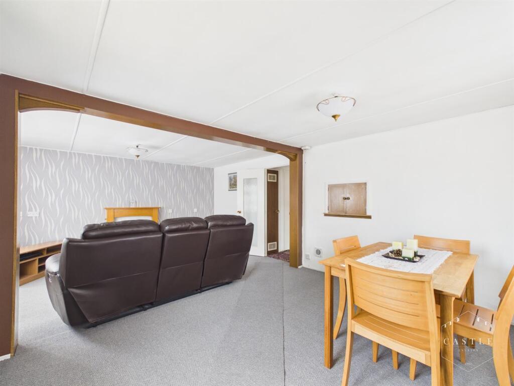 Wykin Road, Hinckley - More