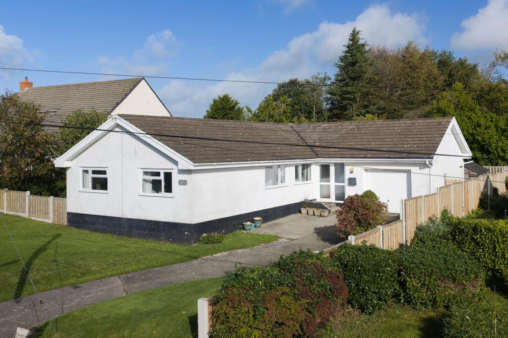 4-bed detached on Leonardston Road, Llanstadwell, SA73, £300,000