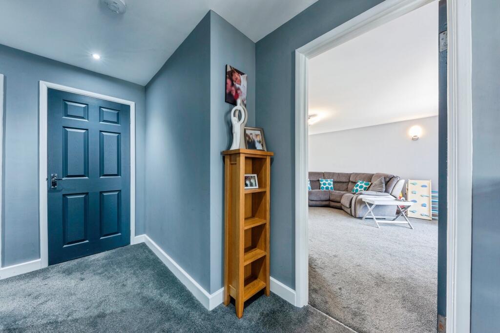 House in South Kesteven, Londonthorpe and Harrowby Without - More