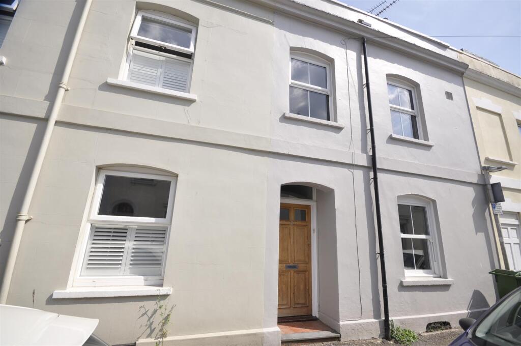 Main image of property: Bennington Street Cheltenham
