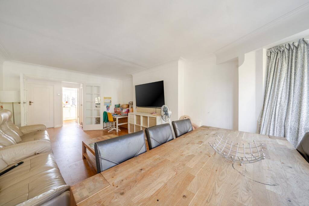 Apartment in London - View 3