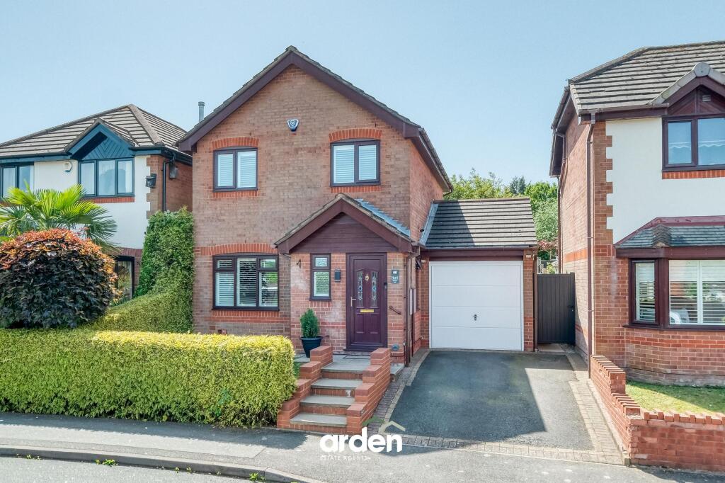 Main image of property: Bishops Gate, Birmingham, B31