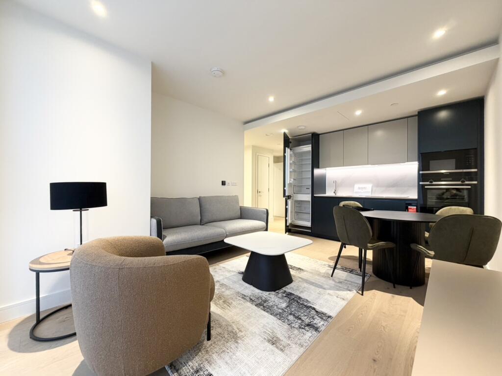 Main image of property: Harcourt Tower, Marsh Wall, Tower Hamlets, London