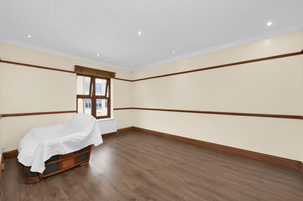 Apartment in London - More