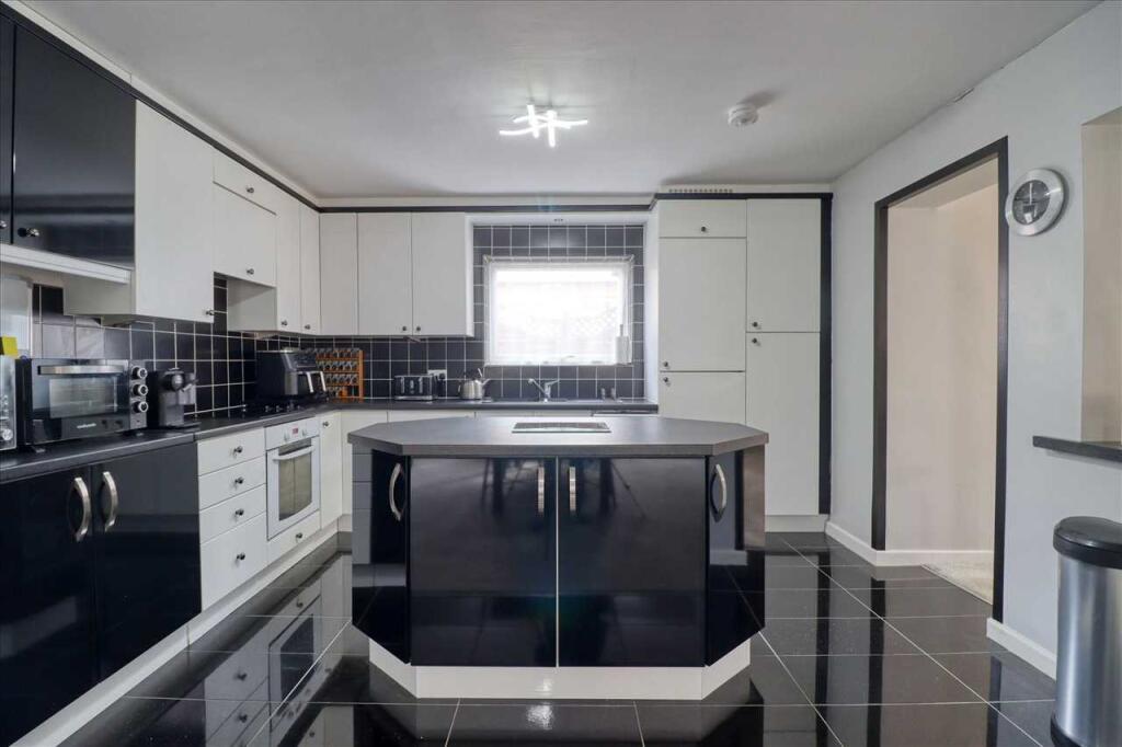 House in Clacton-on-Sea, Great Clacton - View 3