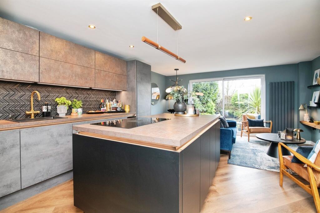 Additional image 3 of Horseshoe Crescent, Great Barr, Birmingham