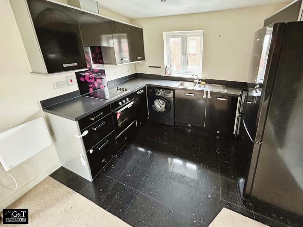 2-bed flat on Kirkpatrick Drive, Stourbridge, £160,000