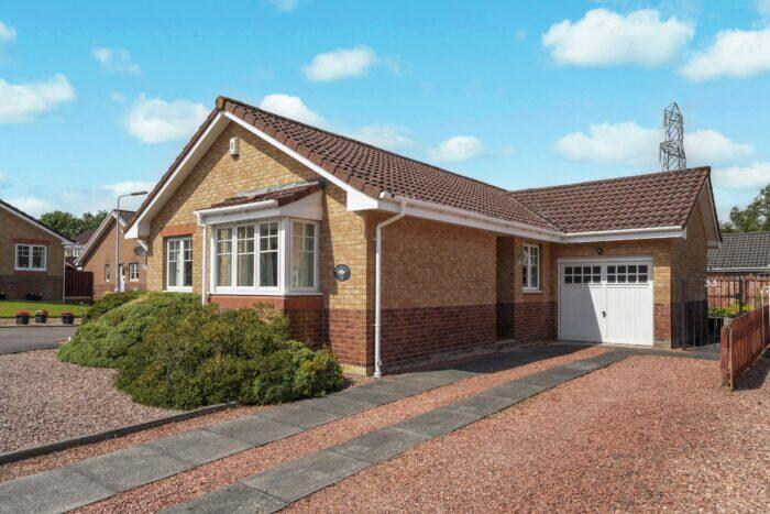 Main image of property: 33 Farnell Way, Dunfermline, KY12 0SR