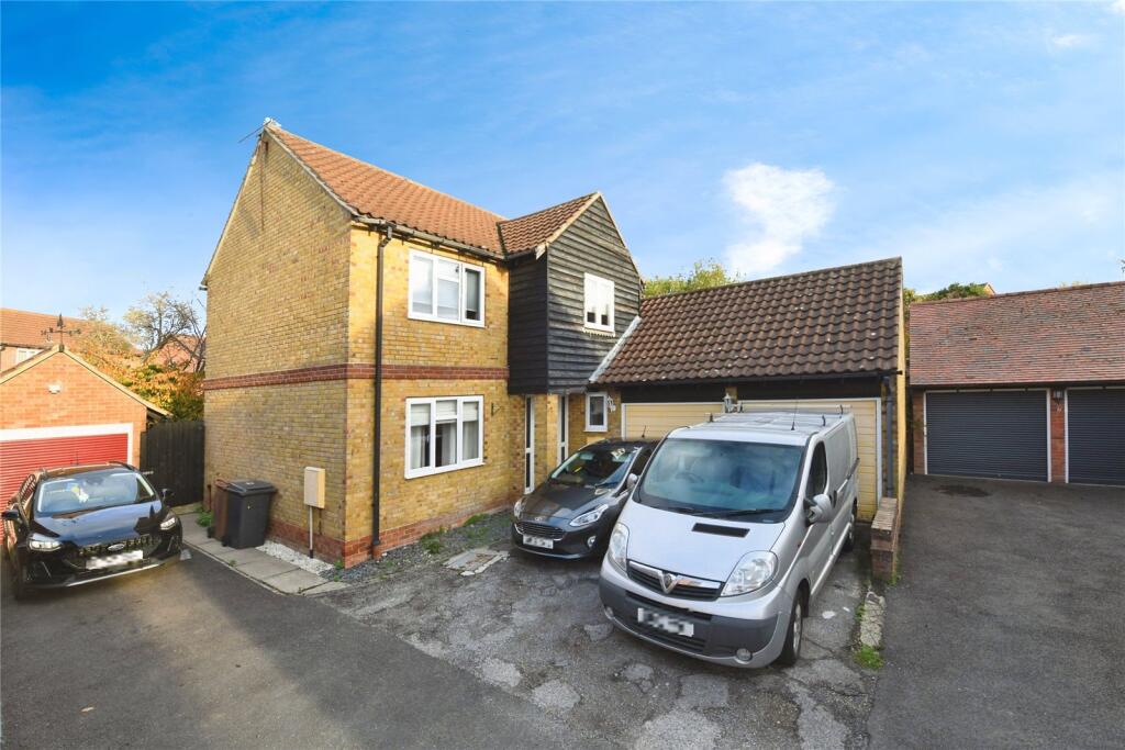 Main image of property: Middleton Row, South Woodham Ferrers, Chelmsford, Essex, CM3