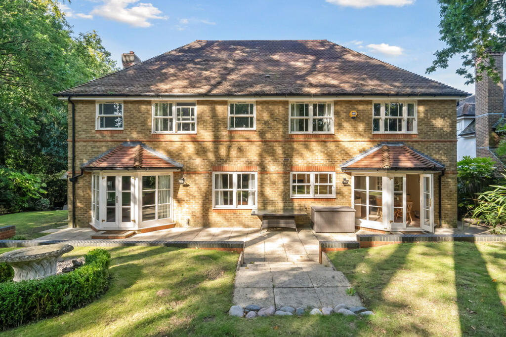 Sandringham Park, Surrey, KT11 – pohled 2