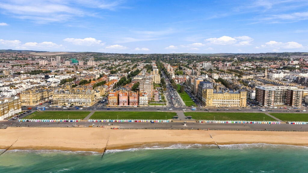 Main image of property: Victoria Court, Grand Avenue, Hove, BN3 2NH