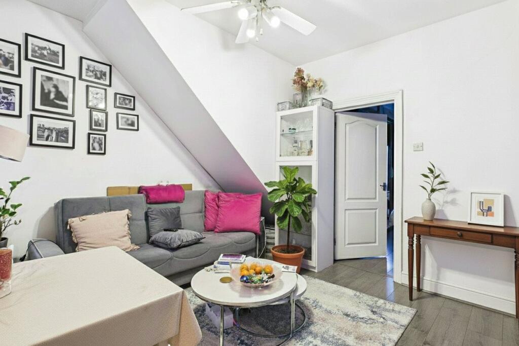 Main image of property: Wescott Road, Wokingham, Berkshire, RG40