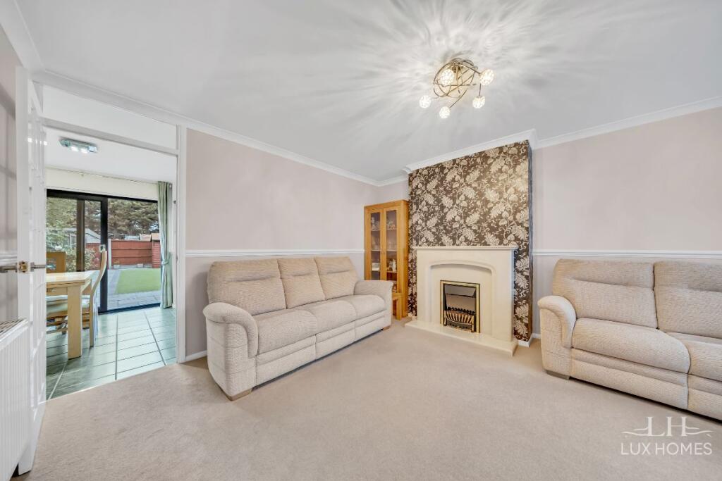 House in London, Elm Park - More