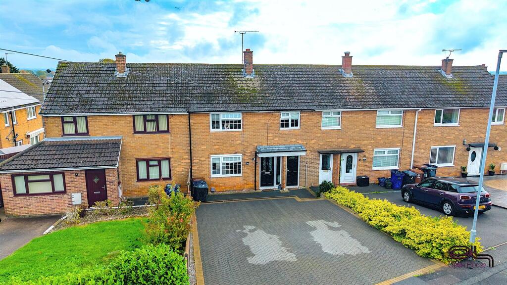 3-bed terraced on Hawthorn Crescent, Burton-On-Trent, £190,000
