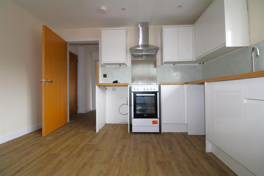 Apartment in Littlehampton, Wick - More