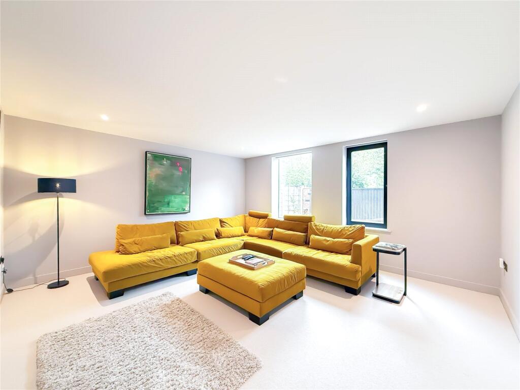 Sussex Avenue, Didsbury, M20 photo 4