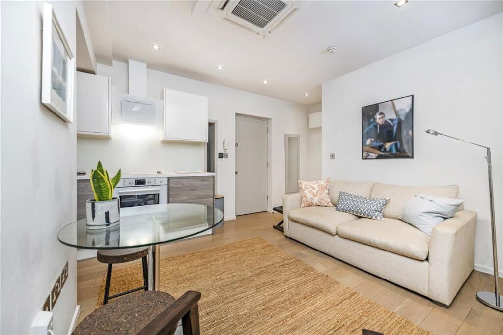 Apartment in London - More