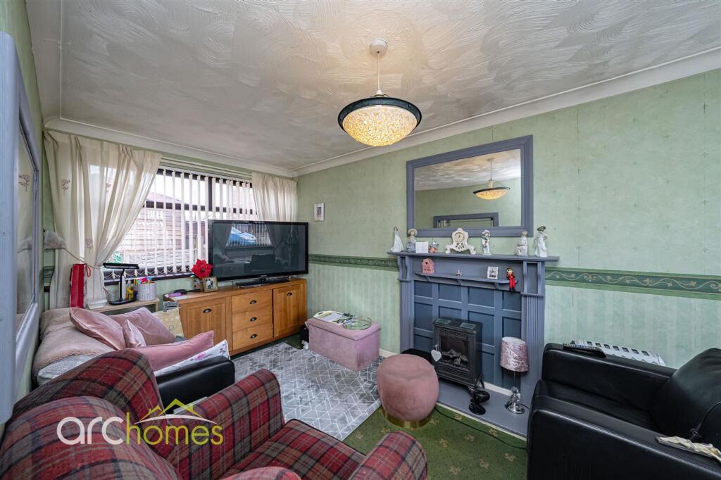 House in Wigan, Greater Manchester - More