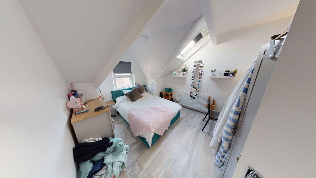 House in Leeds, West Yorkshire - More