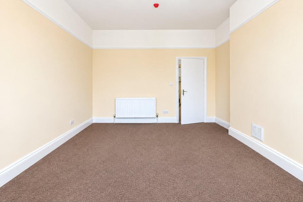 Apartment in Bristol - View 3