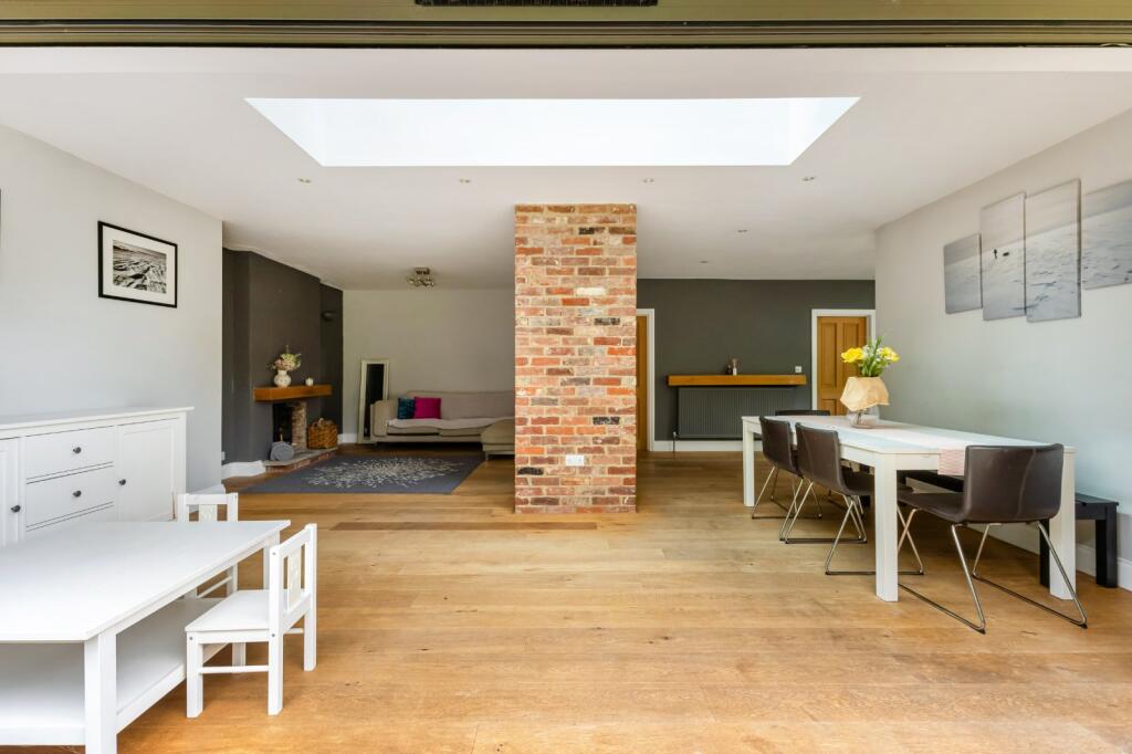 House in Guildford - View 3
