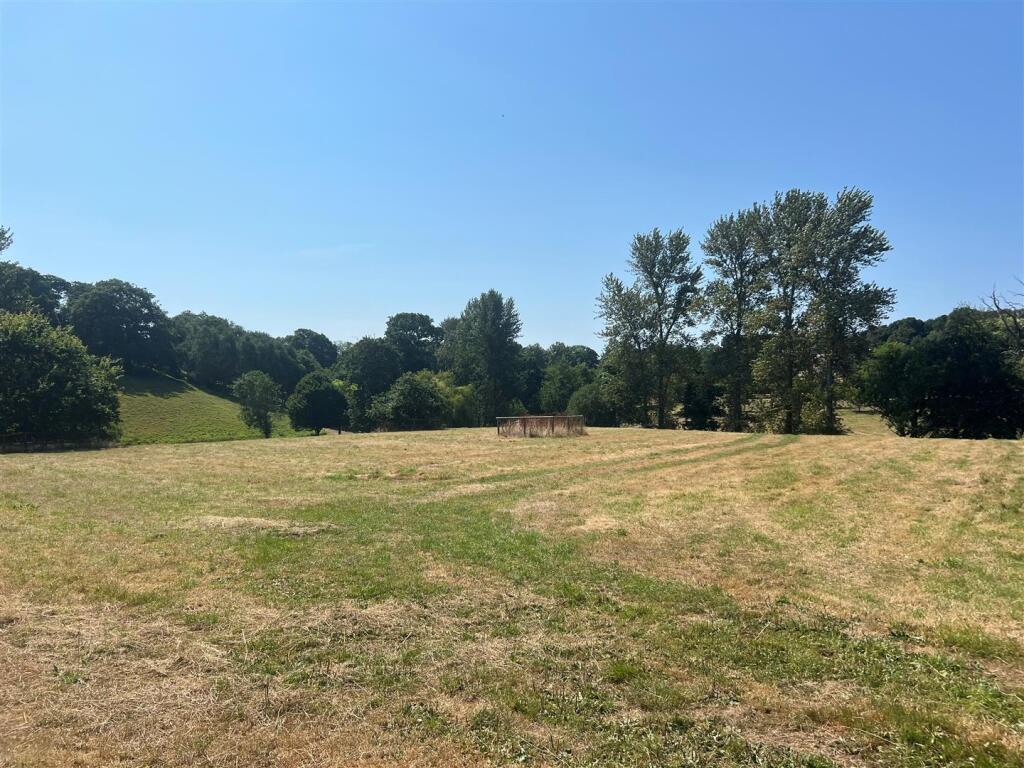 Land2.jpg
