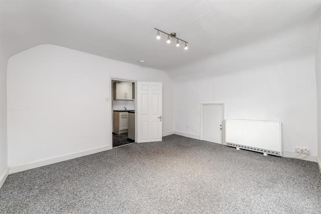 Apartment in St Albans - More