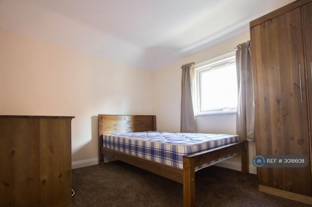 Apartment in Southampton - View 5