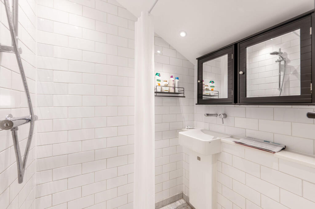 Apartment in London - View 5