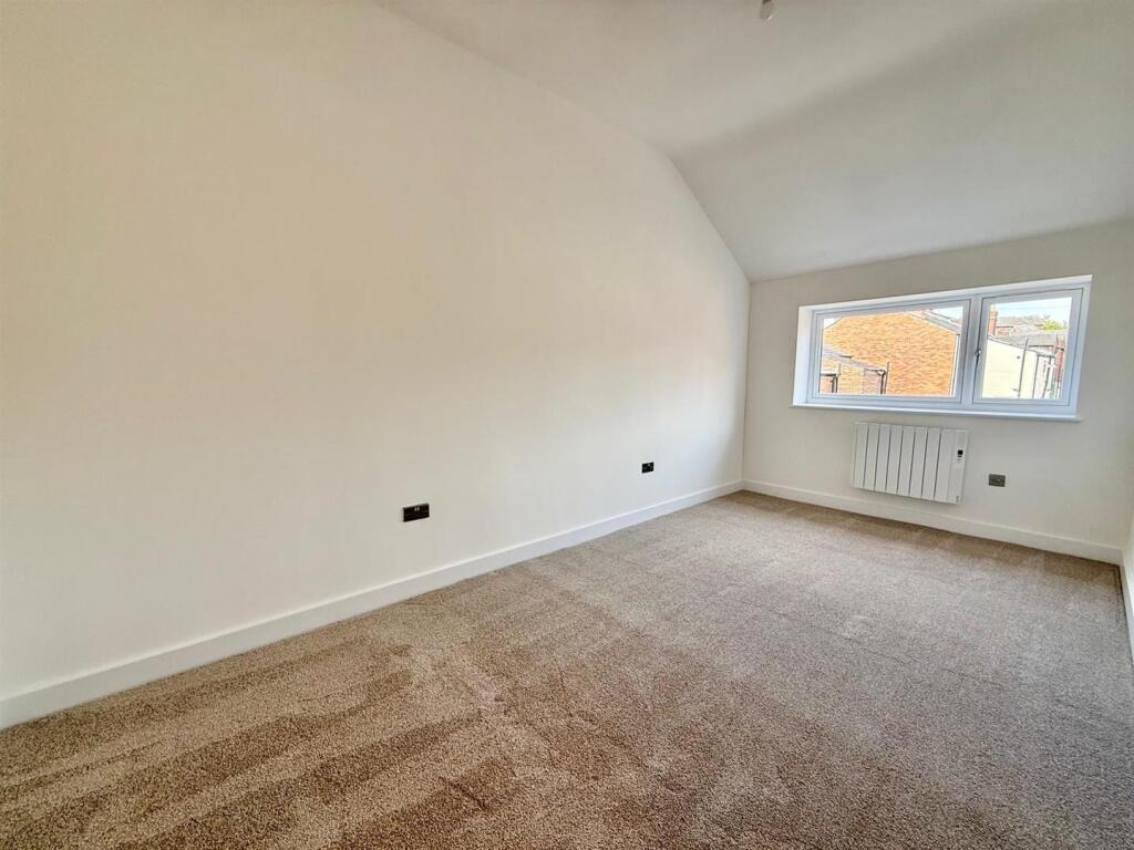 Apartment in Macclesfield, Cheshire East - View 4