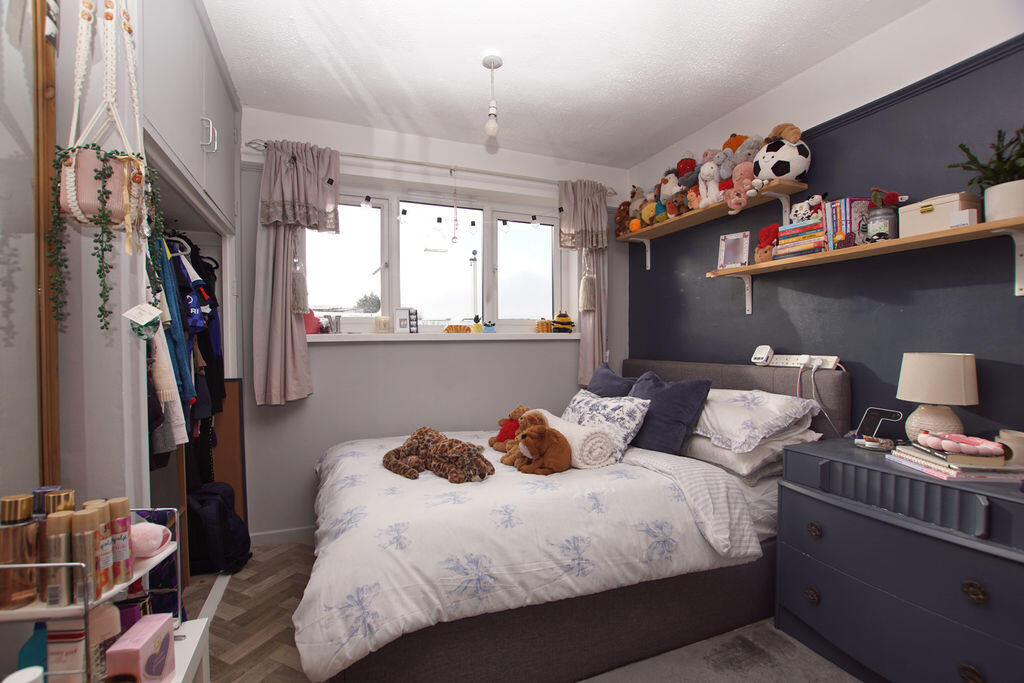 Rodney Close, Gosport, PO13 photo 4