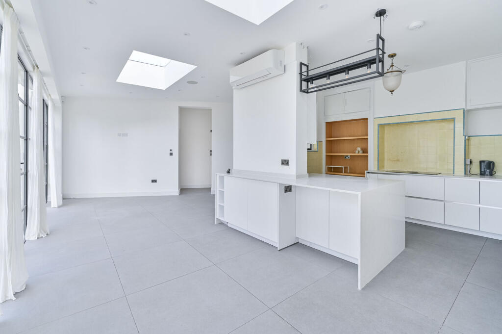 House in London - More